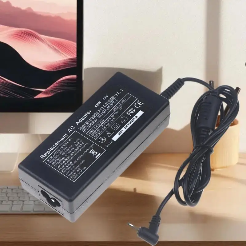 1Pcs 노트북 전원 어댑터 충전기 19V 2.37A 45W 3.0*1.1mm AC Acer A13-045N2A S7 S7-392/391 V3-371/372 V3-371-52PY/30FA