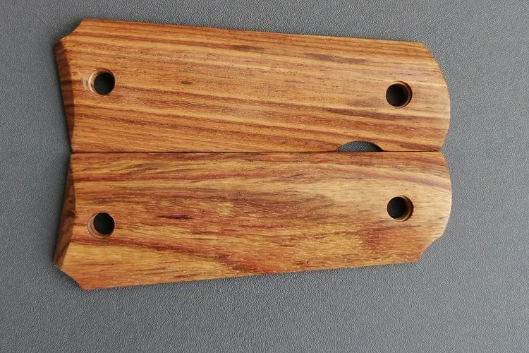 P4 Eagle ZY1 Solid Wood Handle, M1911 Soft Egg Blood Sandalwood Yellow Flower Pear Beretta Grip Protection Sheet Wood
