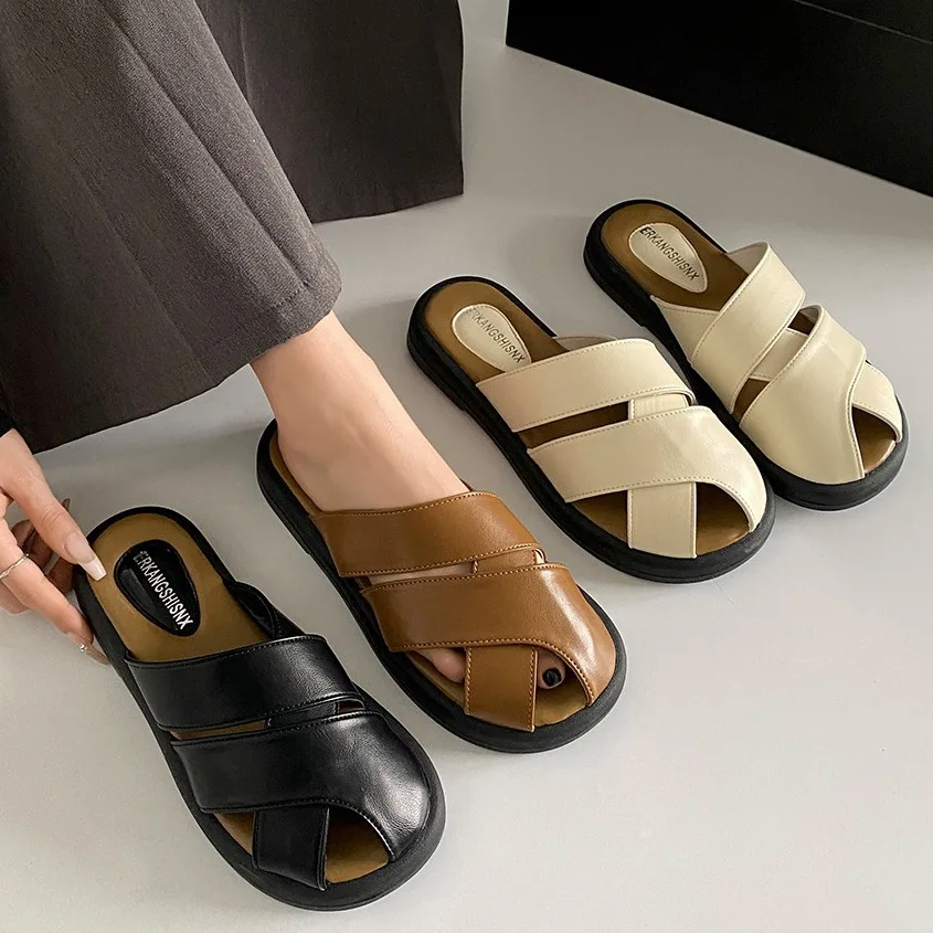 

Тапки женские на низком каблуке, шлепанцы из искусственной кожи, на платформе, роскошные сланцы, модель 2024