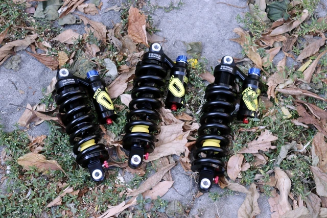 Ammortizzatore Posteriore MTB 550 Libbre - Regolabile In Aria Per Mountain Bike