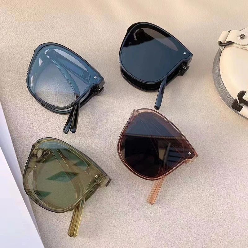  1pcs New Women's Fashion Folding Sunglasses Women's Brand Designer Glasses Oval Glasses Lady Retro Sunglasses UV400 Protect 
