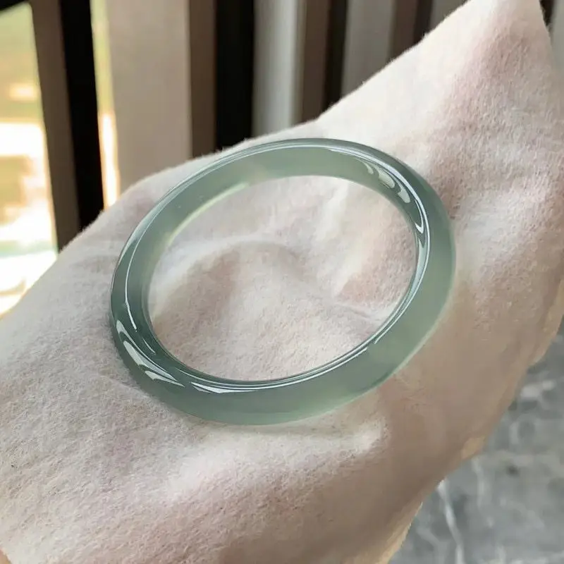 

Chalcedony Bracelet Ice-like Oil Agate Women's Wild