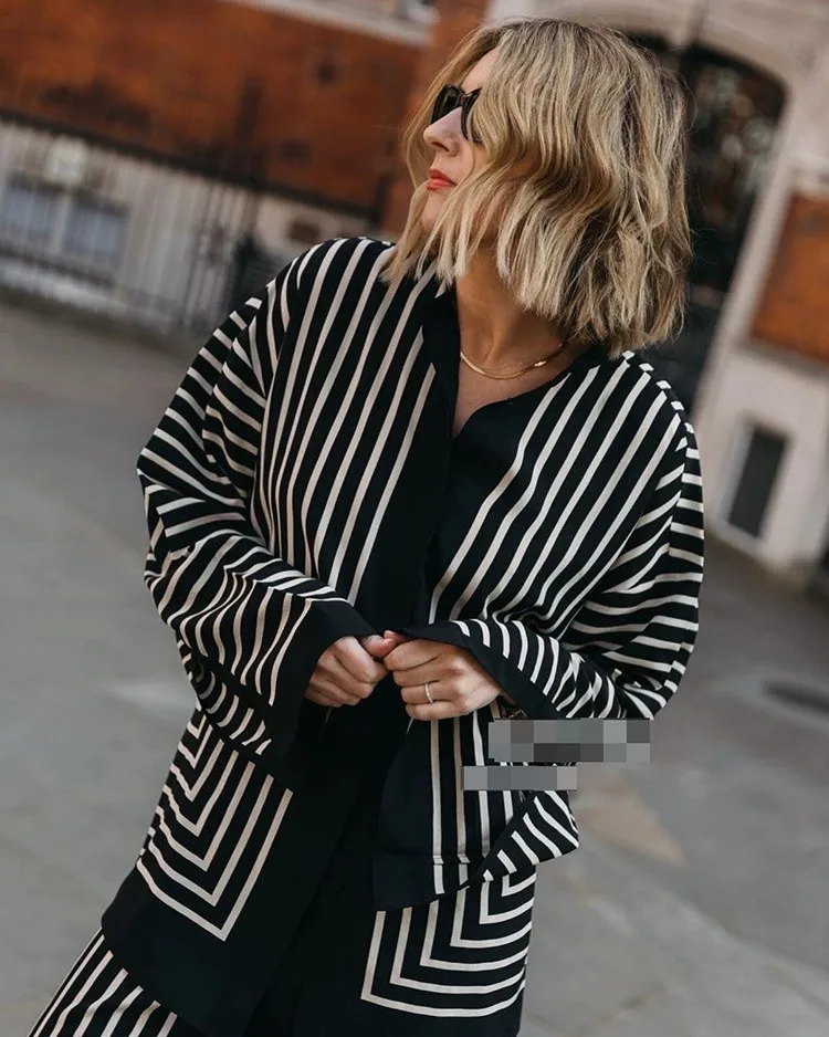 Рисунок 6 - Минималистичная шелковая рубашка