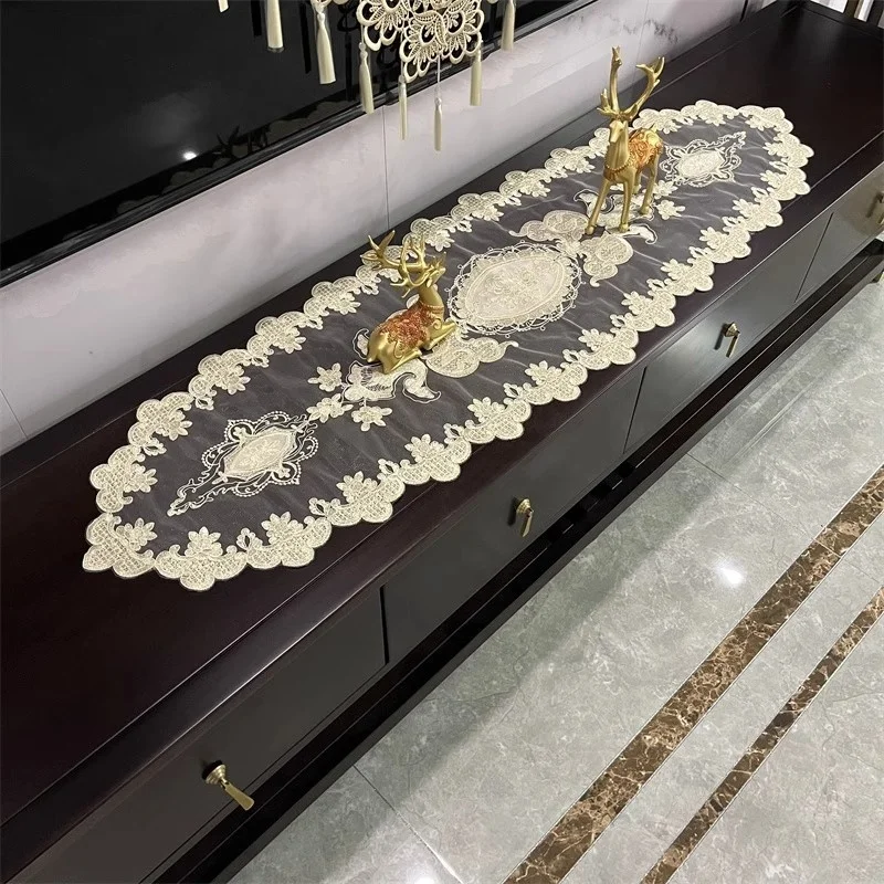 

Luxury European Embroidered Border Center Flower Tablecloth Table Runner Mat Living Room Office Christmas Wedding Decoration