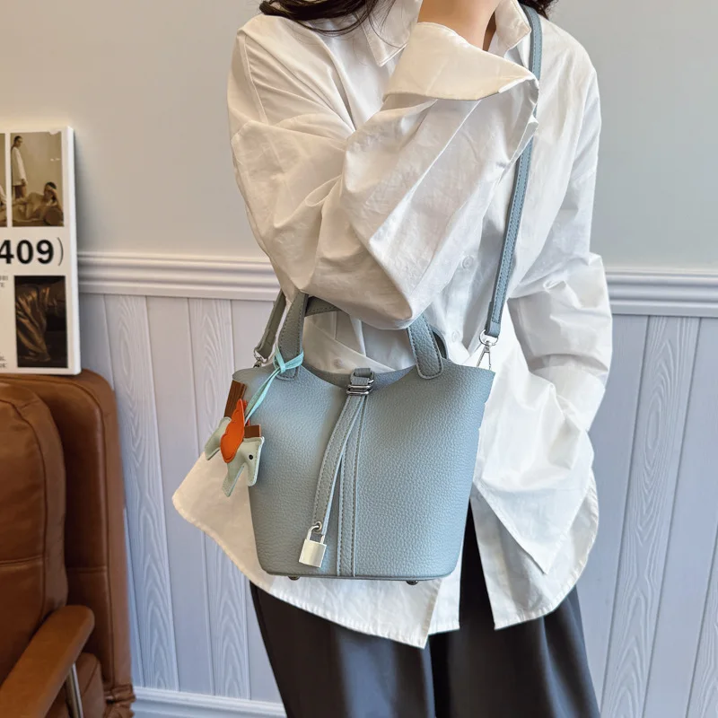 Fashion Vegetable Basket Bucket Bag Women's Autumn New Lychee Pattern Shoulder Bag Simple Solid Color Niche Messenger Bag