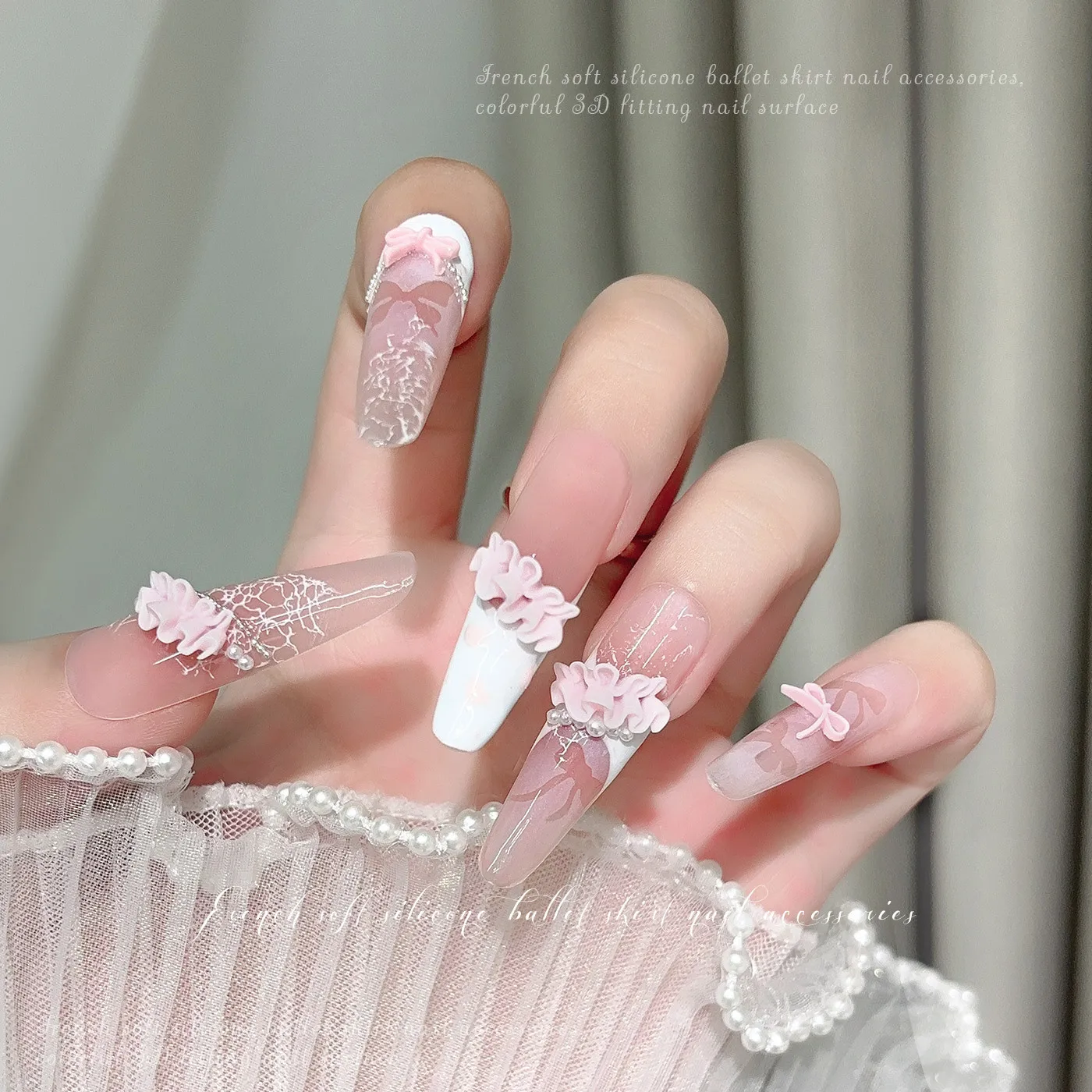 YYM 30PCS 봄 화려한 스커트 밑단 네일 아트 장식 3D 사랑스러운 레이스 스커트 네일 참 네일 쥬얼리 DIY 네일 작은 액세서리