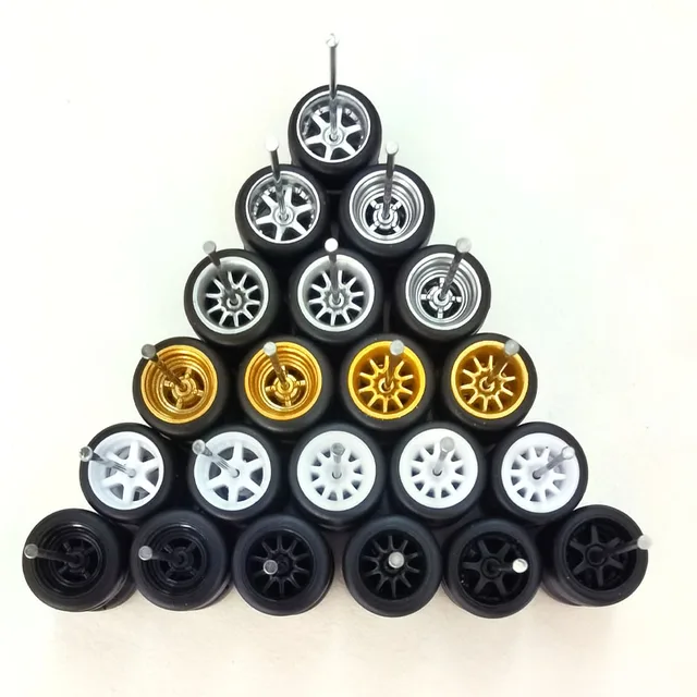 4PCS 1/64 Scale Alloy Car Model 5.2mm/10.8mm Size Rubber Tires + Wheels + Axles for Modified 1:64 Matchbox/Domeka/HW Model Cars 2