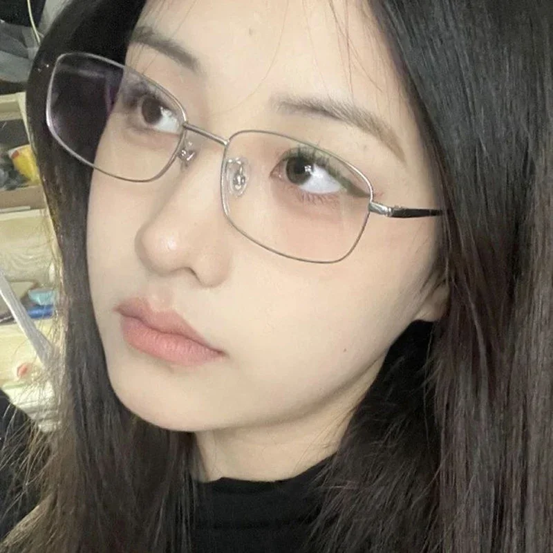 Japanese%20Style%20Haruku%20Square%20Frame%20for%20Women%20No%20Makeup%20Y2K%20Metal%20Anti-blue%20Men%20Retro%20Reading%20Glasses%20-%20Image%204