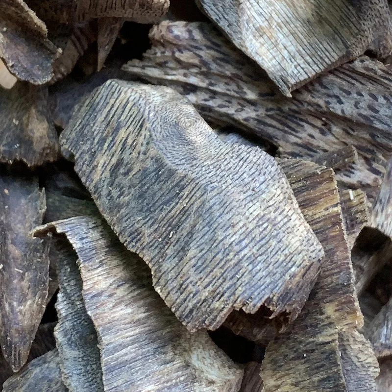 

Wholesale 50g Genuine Chinese Kynam Incense Wood Chips Full Oil Not Sinking Natural fragrance Kinam