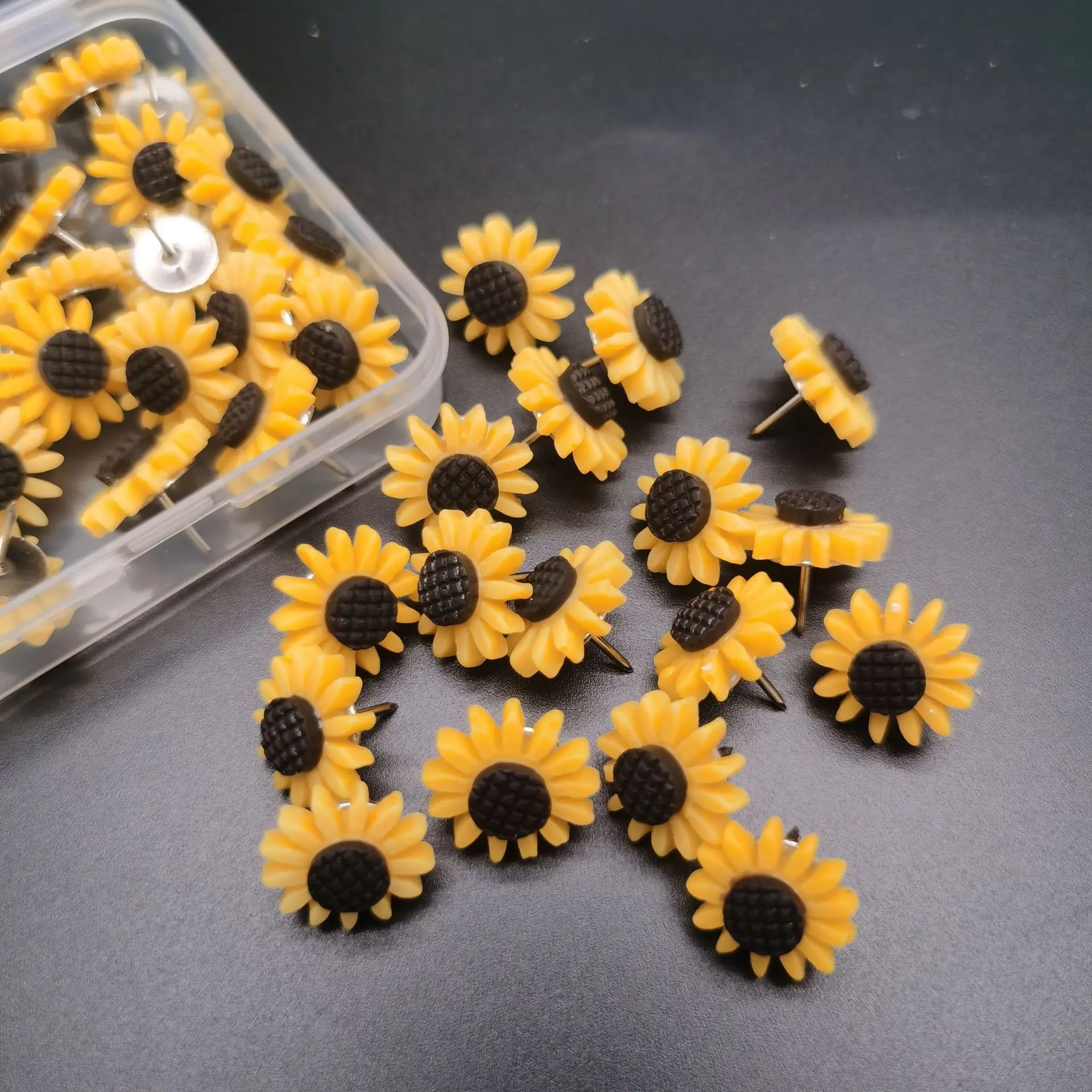 Push Pins Thumbtack Sunflower Shape Push Pins Thumb Tacks for Notice Board Cork Board Paper Photo Wall Studs Pins Sationery Office Supplie