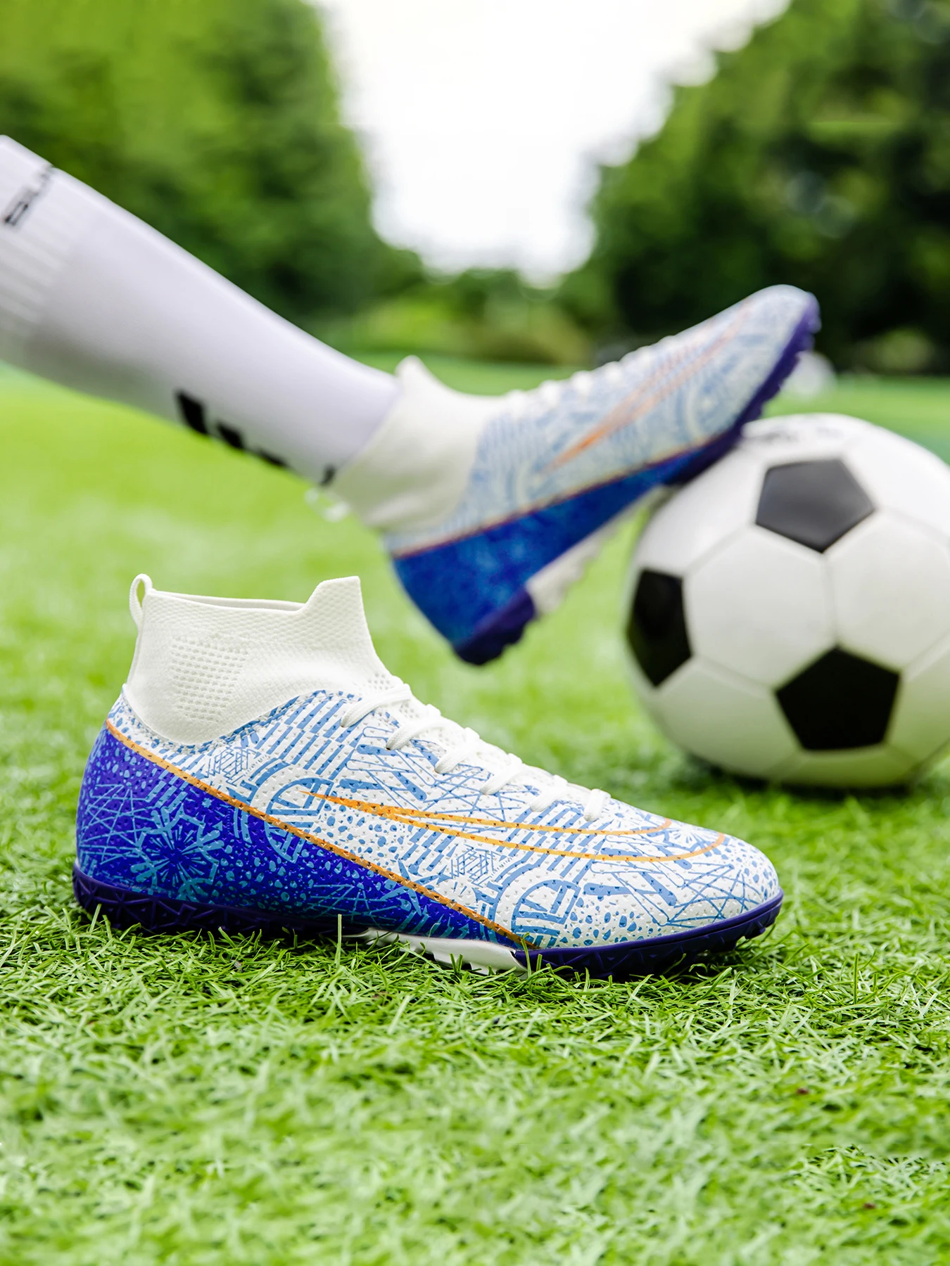 Description Picture 4 of itemProfessional football shoes for men, TF, broken nails, short nails, outdoor sports, lawn training shoes, anti slip