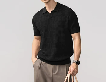 Polo in maglia testurizzata a coste, casual e versatile, a tinta unita, a maniche corte, con colletto a maglione