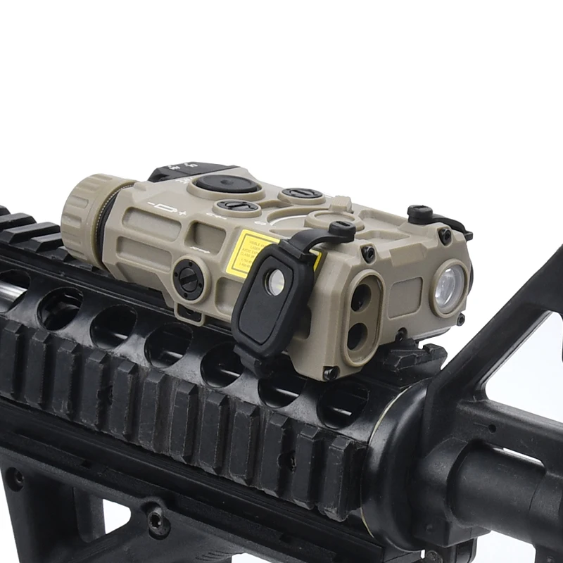 Tactical dual switch weaponlight 6