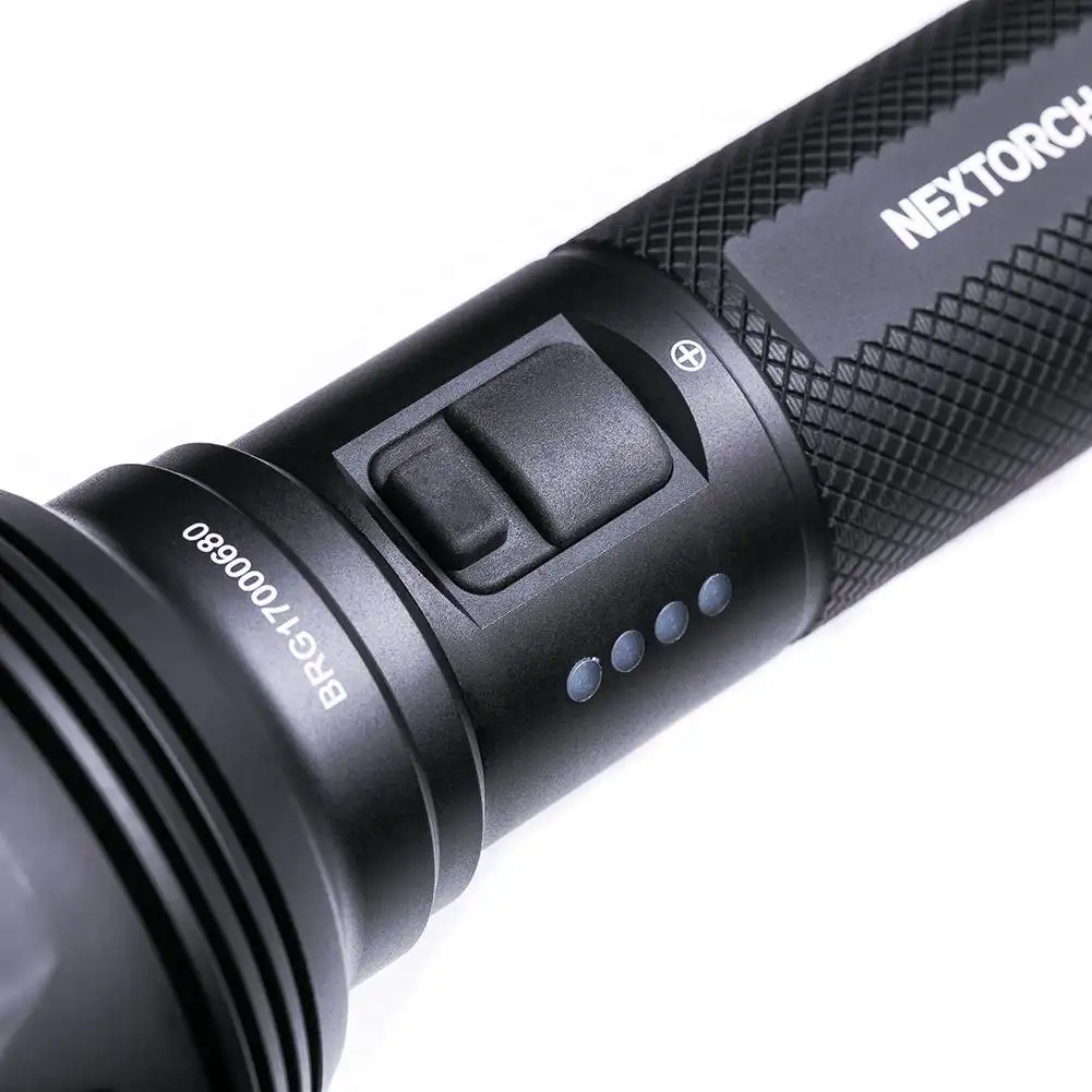 NEXTORCH P82C 1100m 장거리 빔 LED 전술 손전등, 고밀도 백색 LED 발광체 2200 루멘, 21700 배터리 충전식