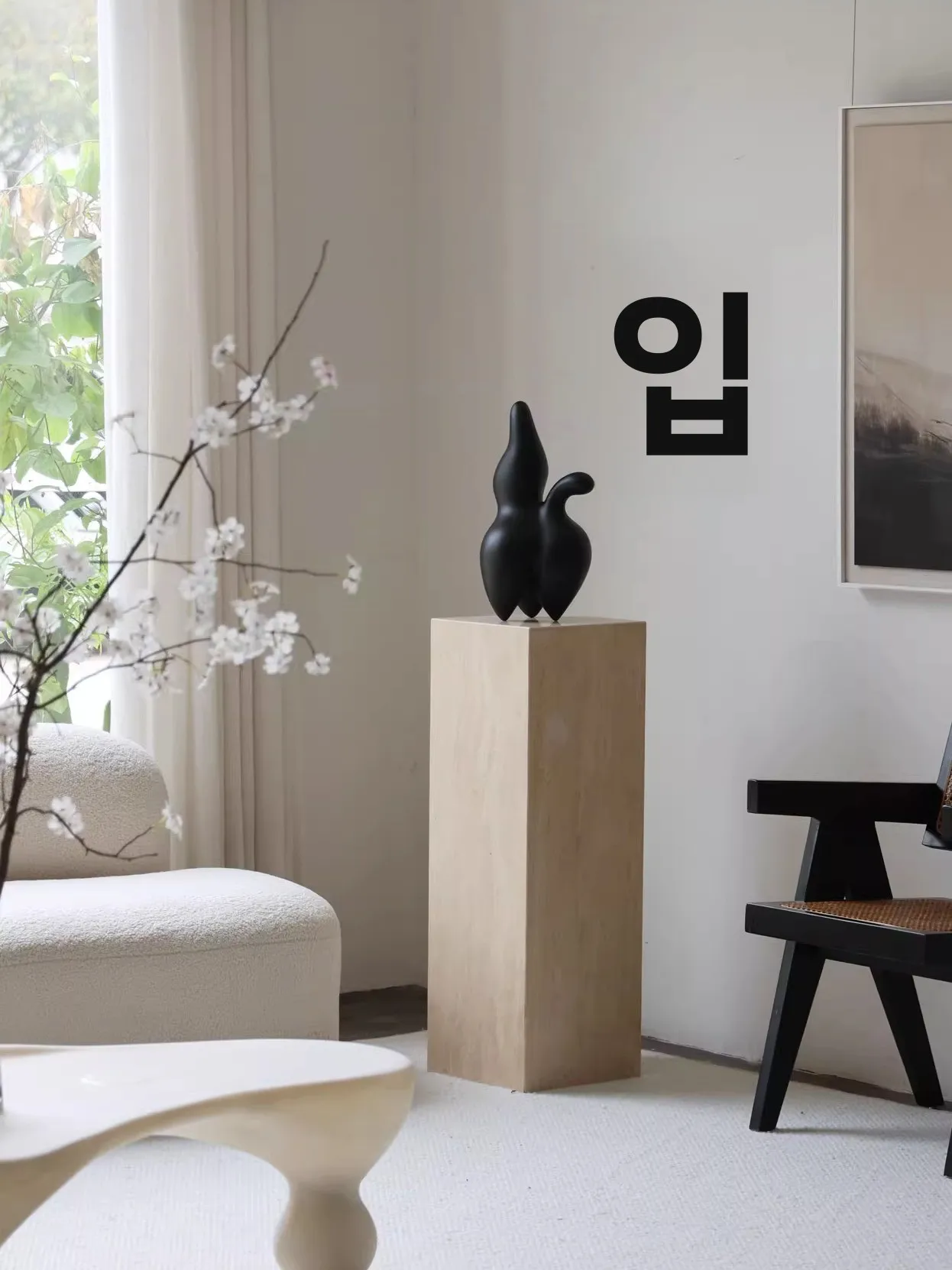 릴리 화이트 다람쥐 원목 조각상 모던 거실 장식 소품 디자이너 복제품 추상 스타일 홈 데코