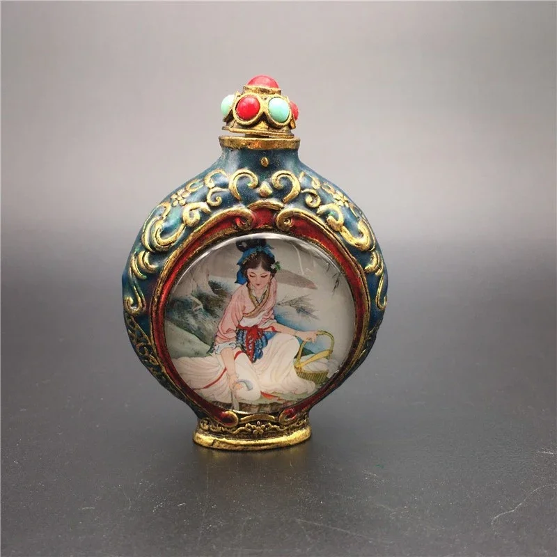 

Коллекция, старый стиль, бронзовая резьба, красивая женщина, картина, табачные бутылки