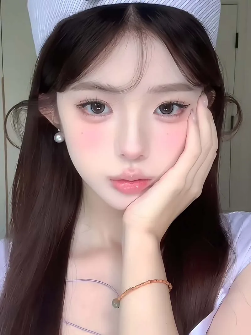 Description Picture 6 of itemCute Cat Hydrating Lip Gloss Moisturizer Mirror Water Lip Glaze Grape Lip Tint Makeup Waterproof Red Lips Plumping Non Stick Cup