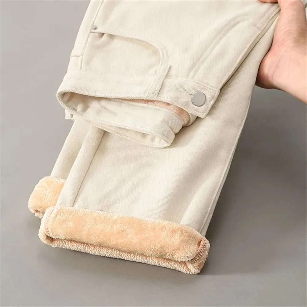 

Осенне-зимние новые стильные бархатные утепленные теплые джинсы для папы женские бежевые черные брюки с высокой талией 2024 свободные джинсовые шаровары