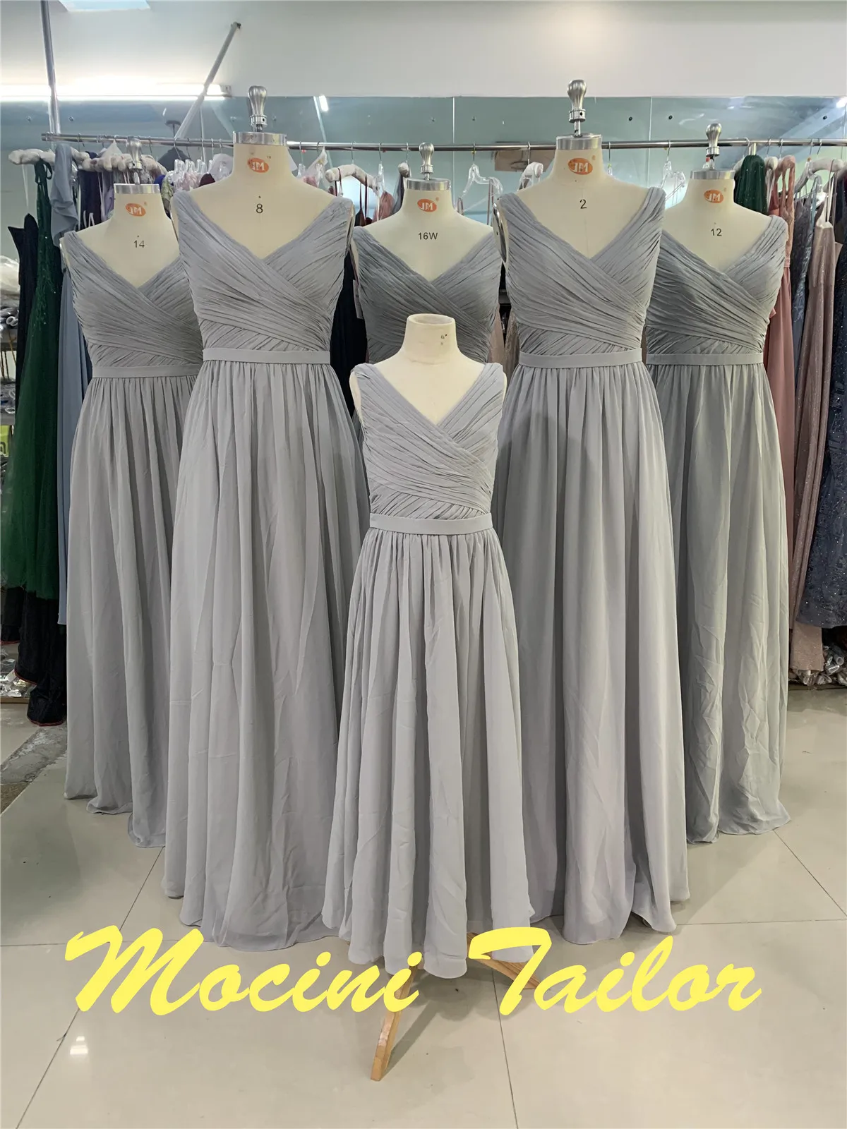 

Strom Grey Chiffon Bridesmaid Dress 2024 Long V-neck Pleated Sleeveless Customizable Fashion Luckgirls Mocini Tailor