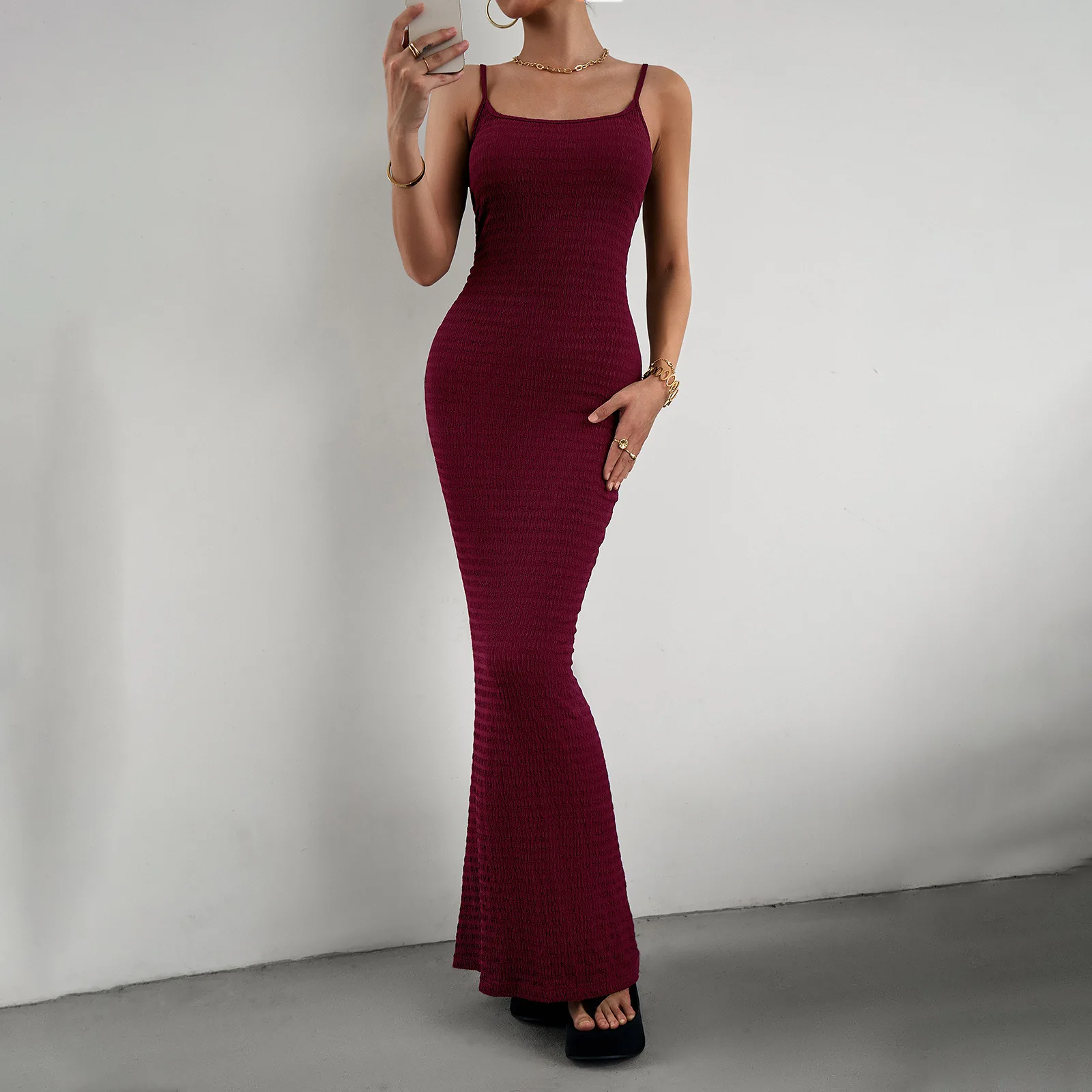 Рисунок 4 - Женское облегающее платье