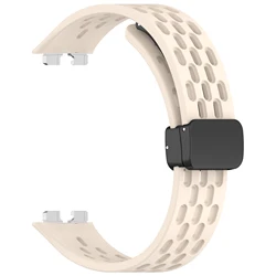 Magnetic Silicone Sport Strap - Breathable and Adjustable Bracelet - Huawei Band 9 (Starlight)