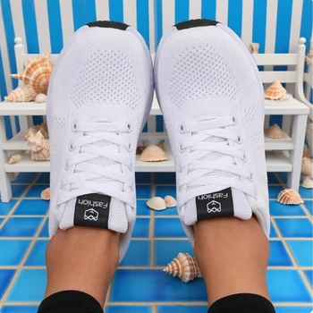 أحذية رياضية نسائية ملونة وعصرية وفاخرة وخفيفة الوزن للجري قابلة للتنفس ومريحة شبكية متوازنة 2