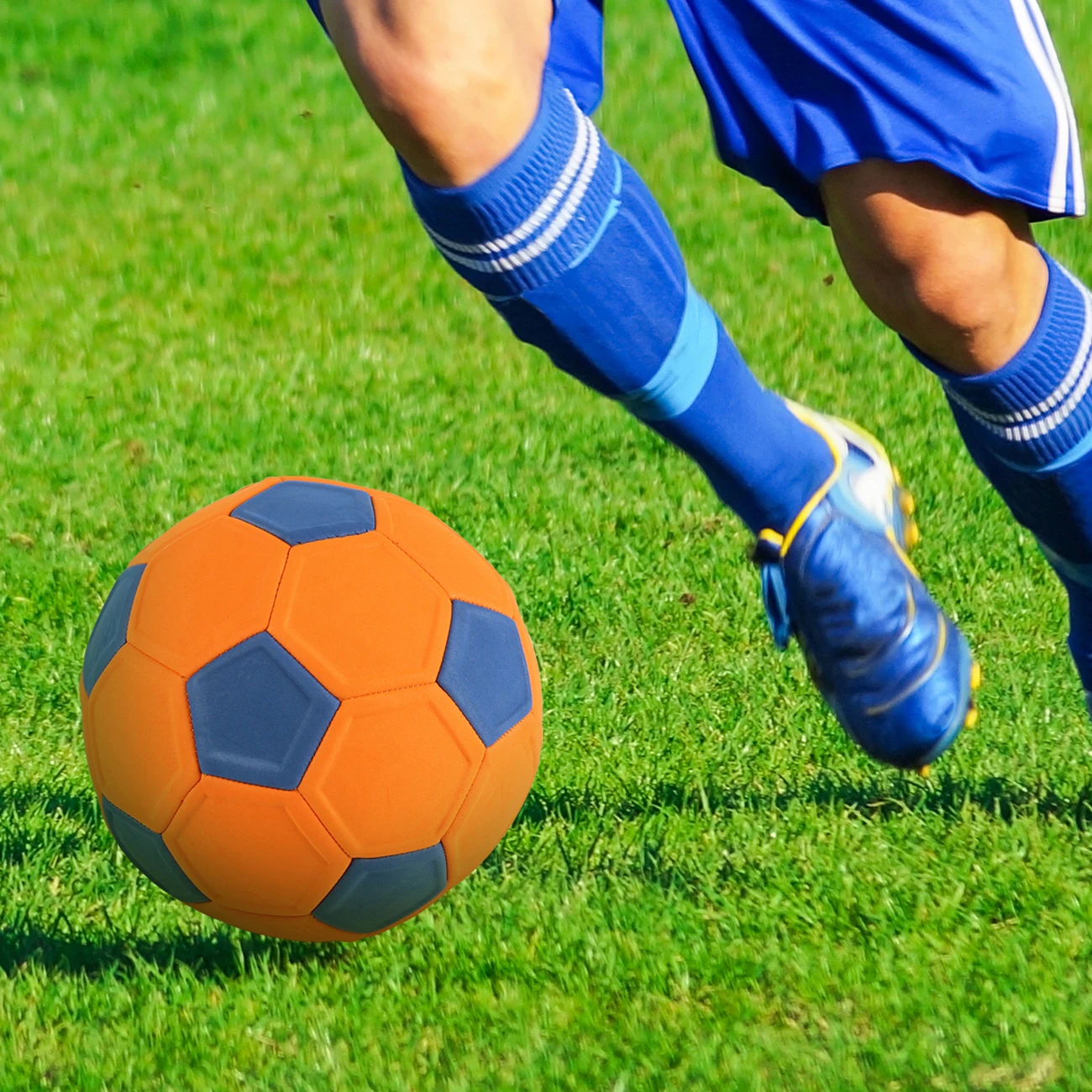 1PC size 4 and 5 durable, soft and comfortable sports football, suitable for four seasons of competition and training 1