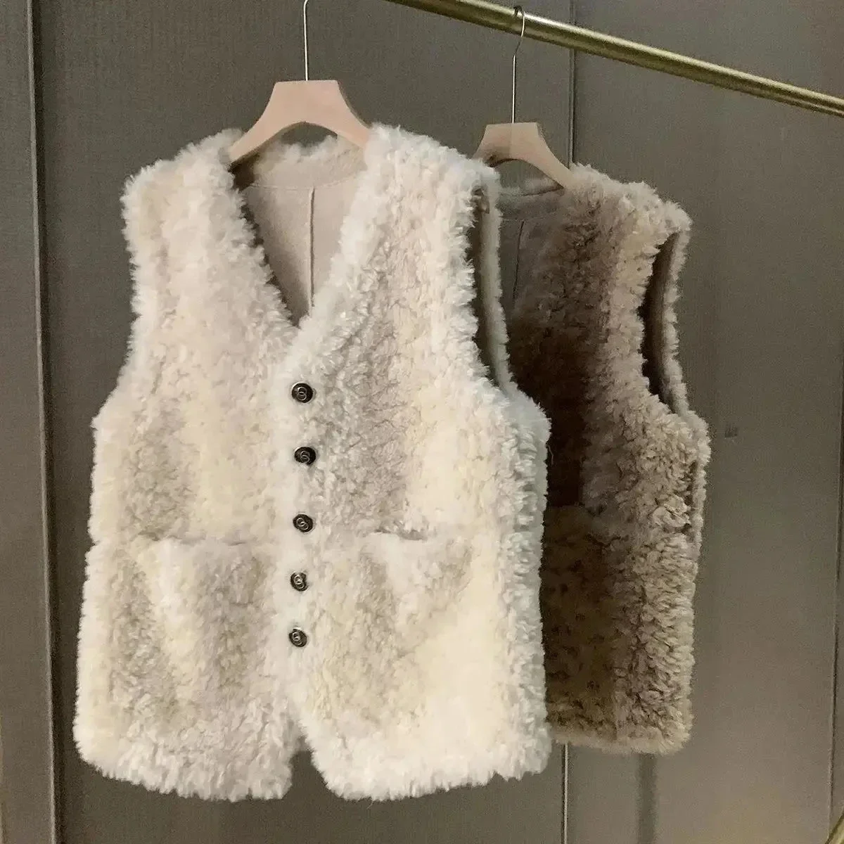 

Women's Coats 2024 Autumn Winter New Fashion Lamb Wool Sleeveless Loose Outwear Casual Pockets Soft Warm Fur Vests for Women