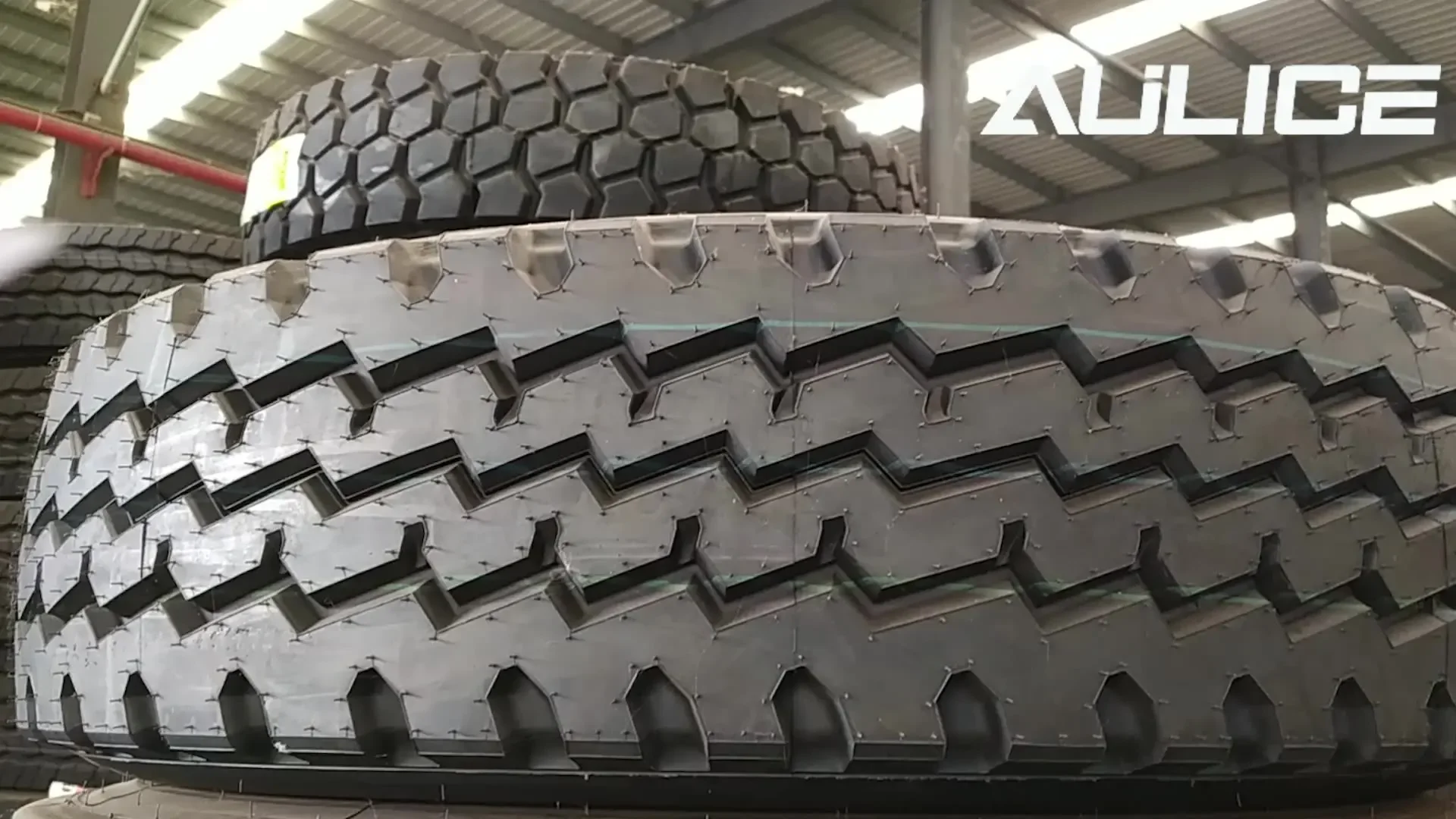 Aulice Heavy Duty Truck Bus TBR Trailer Tyre Tire 315/80R22. AR819