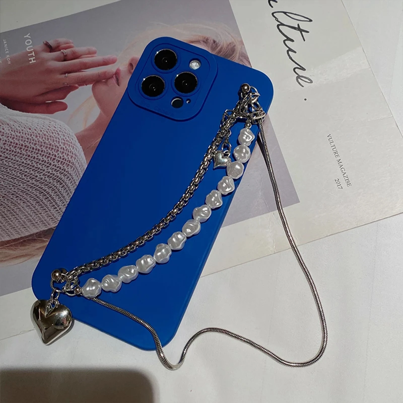 Buy Wholesale China 2022 Luxury Branded 1:1 Quality Pu Case For Iphone 7-14 Pro  Max Cover With Chain Bracelets For Lv & Lv at USD 4.19