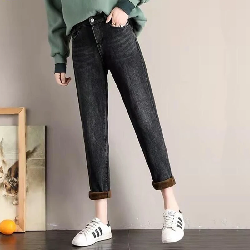 Winter Jeans Women Plush Velvet Casual High Waist Denim Trousers Snow Wear Warm Elastic Straight Ankle-Length Pants Plus Size