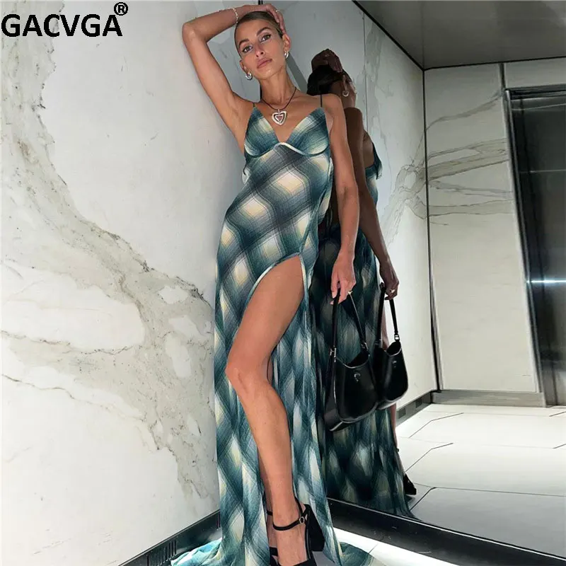 

Женское платье-макси с открытой спиной, в клетку