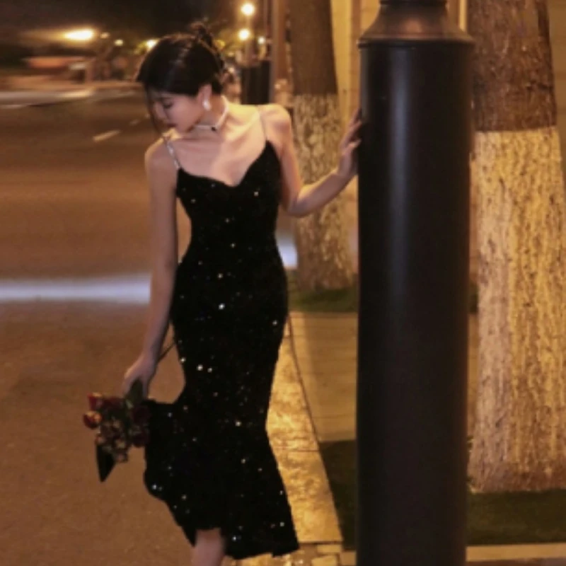 

2024 Spring and Summer Suspender Sequined Low-cut Slim-fitting Hip-hugging Fishtail Women Long Dress