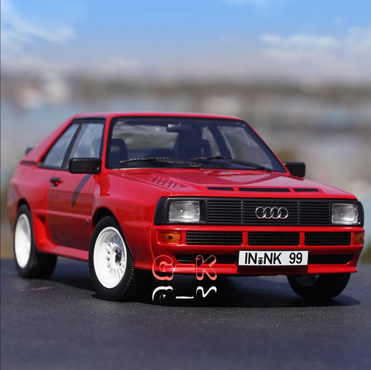 

Модель автомобиля Norev 1:18 для Audi Sport Quattro 1985 из сплава