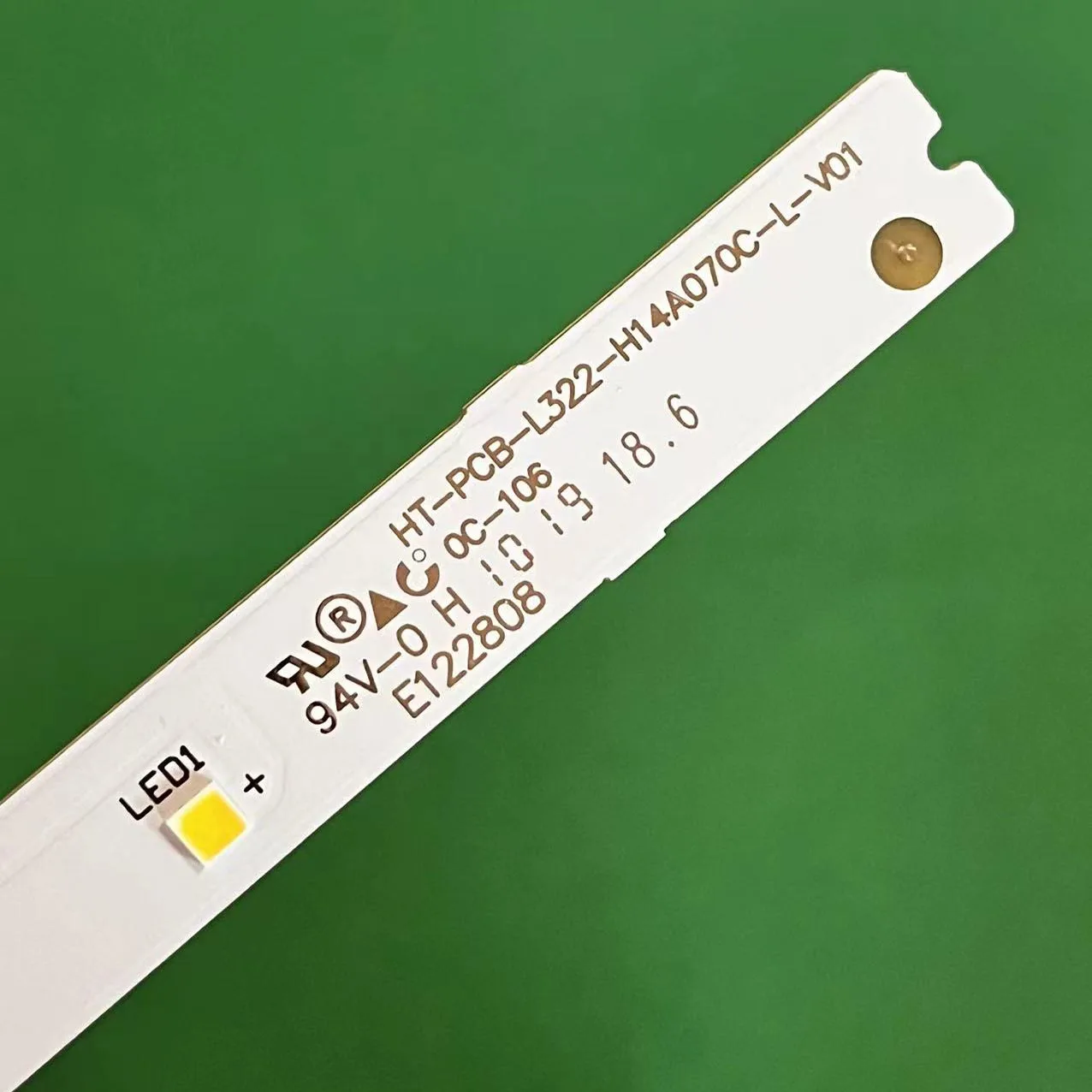 Description Picture 4 of itemFor Siemens Bosch BSH 9001030205 9001069888 3V Refrigeration Lighting LED Strip  Refrigerator Parts