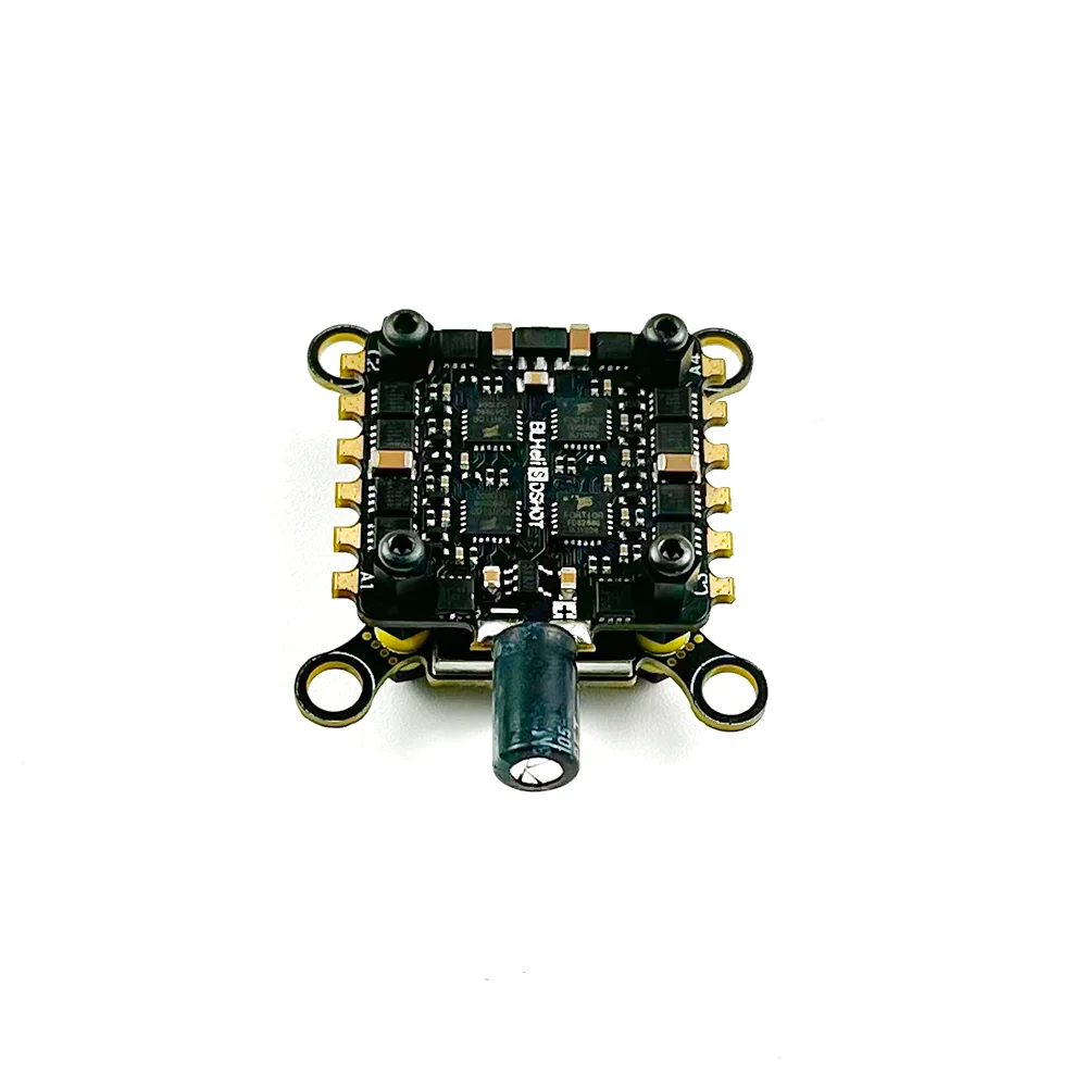 Détail des soudures et câbles du DarwinFPV F411 3-4S 30A Stack FPV, achetez ce stack FPV pas cher.