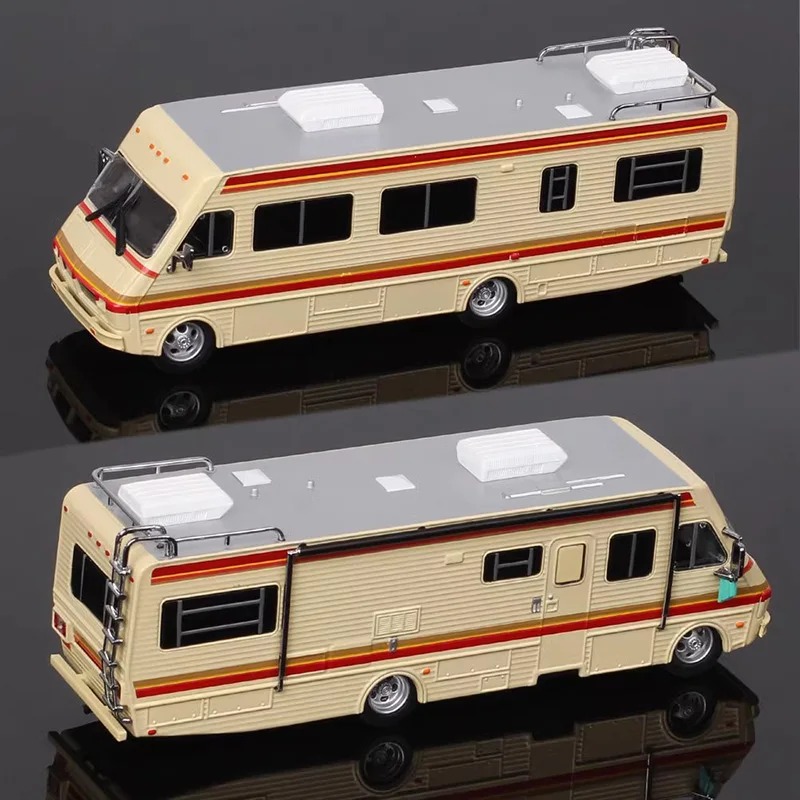 1/64 Greenlight 1986 Fleetwood Bounder RV - Desperado Car