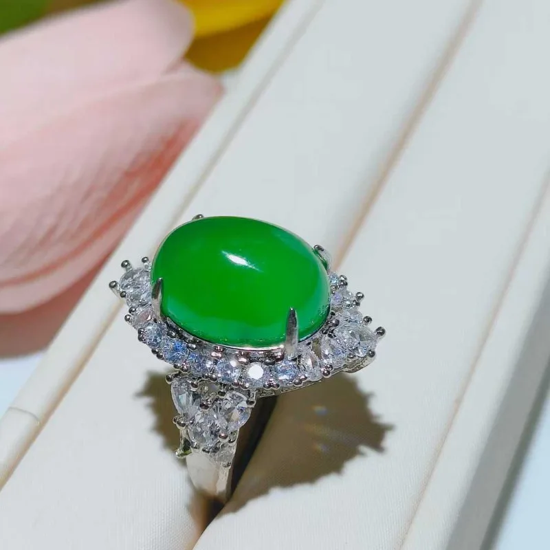 Elegant Green Agate Inlay Women's Ring