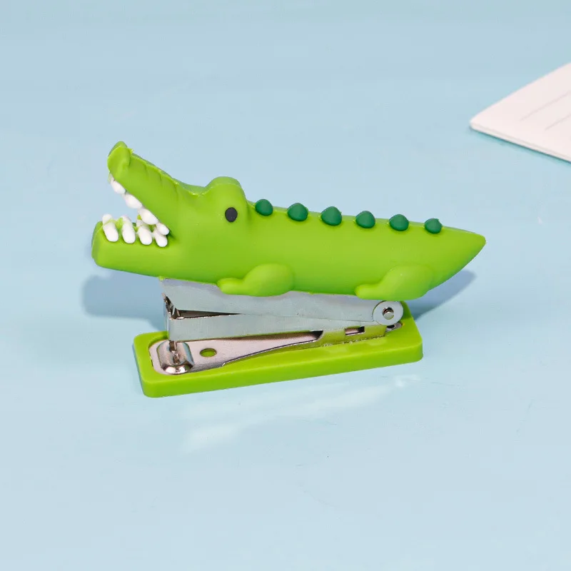 1PCS Red Panda Stapler Set 0453 Combination Type 10 # 10 # Adaptable 0010 Staple Needle Cartoon Mini mini stapler set
