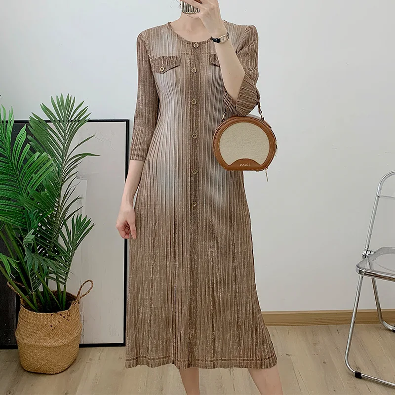 

Miyake Pleated Denim Dress Women O-neck 4/3 Sleeves Gradient Color Fashion Bottoming Casual Long Skirt 2023 New Autumn Clothing