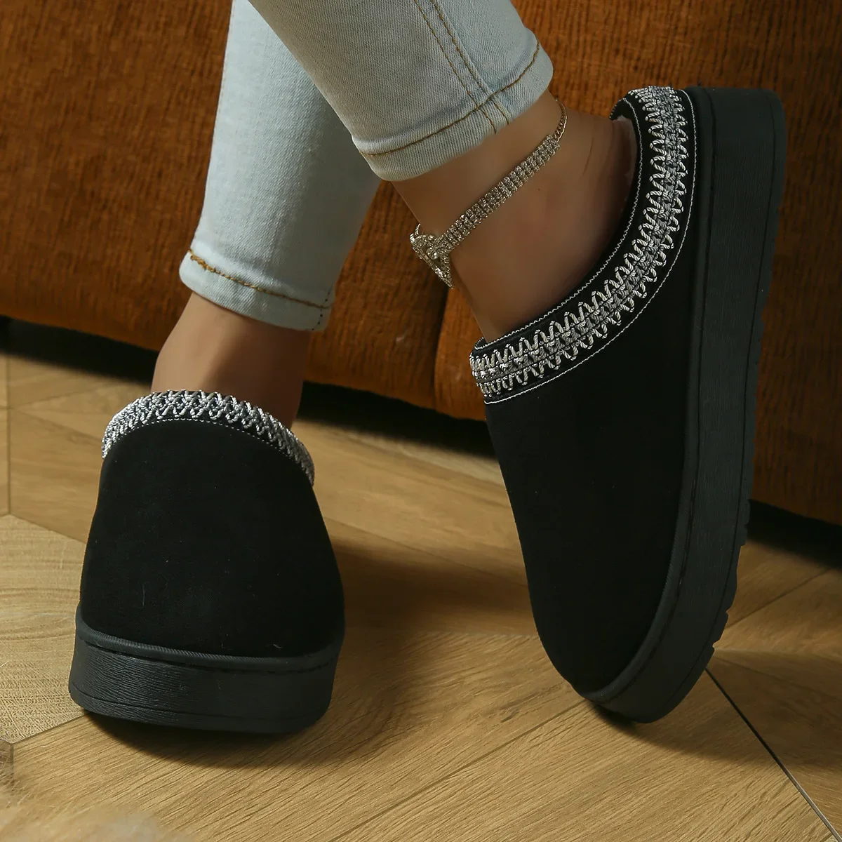 Feslishoet Winter Woman Slippers Plush Interior Anti Slip Sole Thick Bottom Embroider Fashion Warm Slippers Use Indoor Outdoor