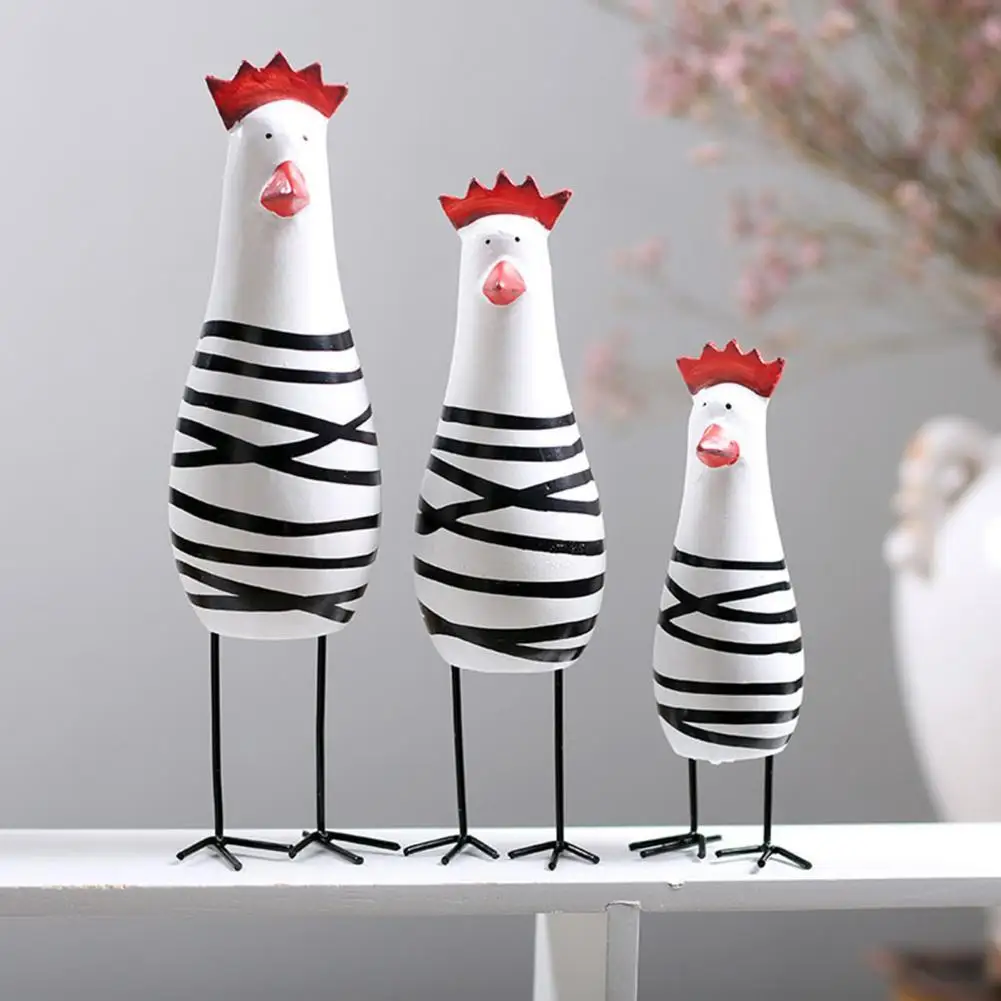 

Stylish Painted Chicken Statue Handmade 3 Sizes Painted Chicken Ornament Carved Chicken Decoration 3Pcs/Set
