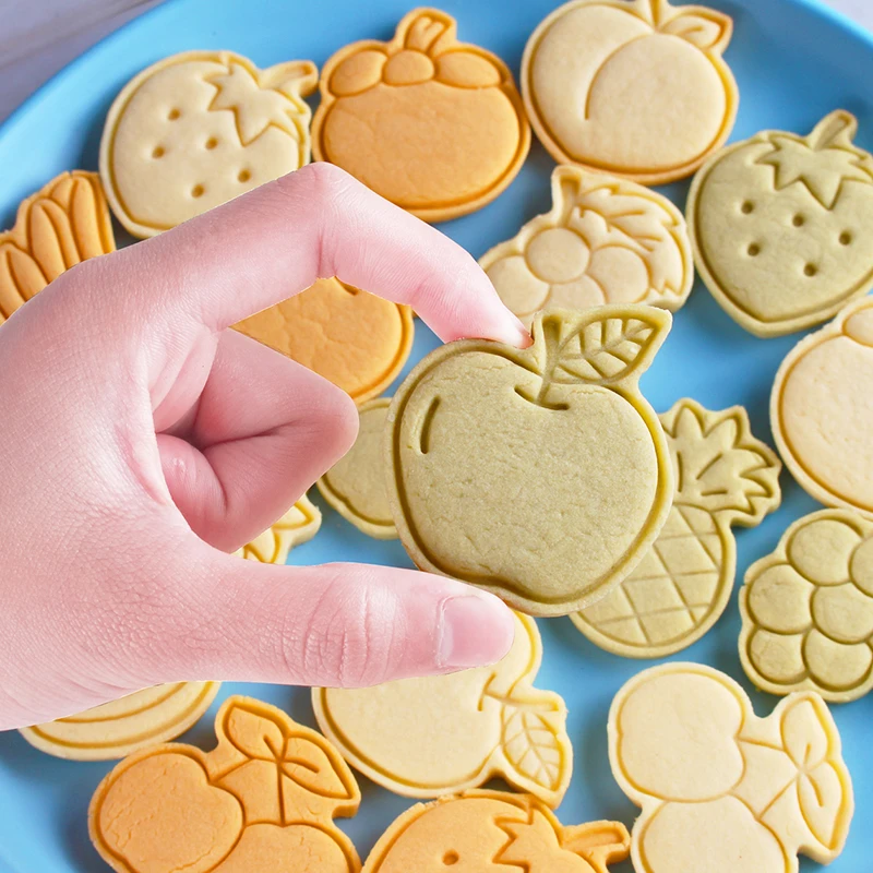 8Pcs/Set 3D Banana Peach Pressable Biscuit Mold Plastic Fondant Stamp Kitchen DIY Baking Tools Cartoon Apple Fruit Cookie Cutter
