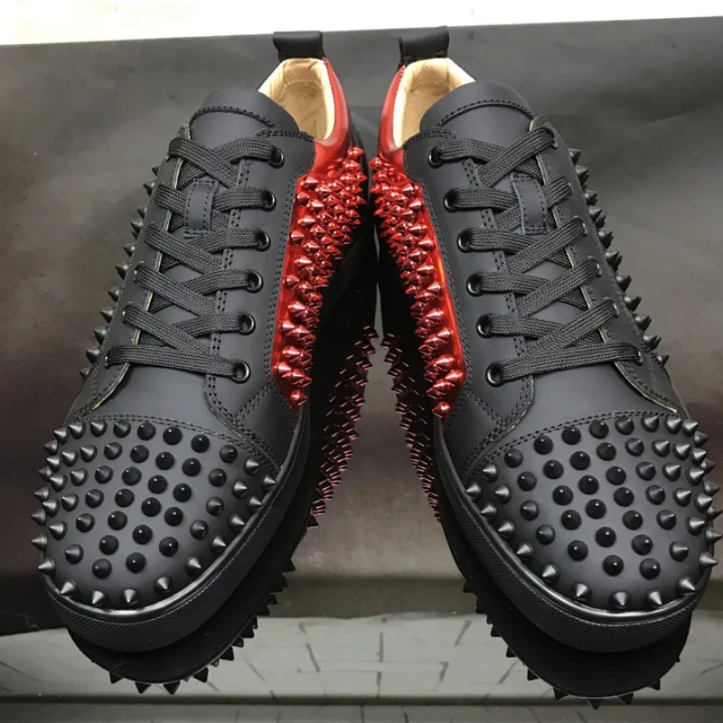 

Designer Luxury Men Shoes Black Red Rivets Leather Shoes Casual Shoes Women Sneakers