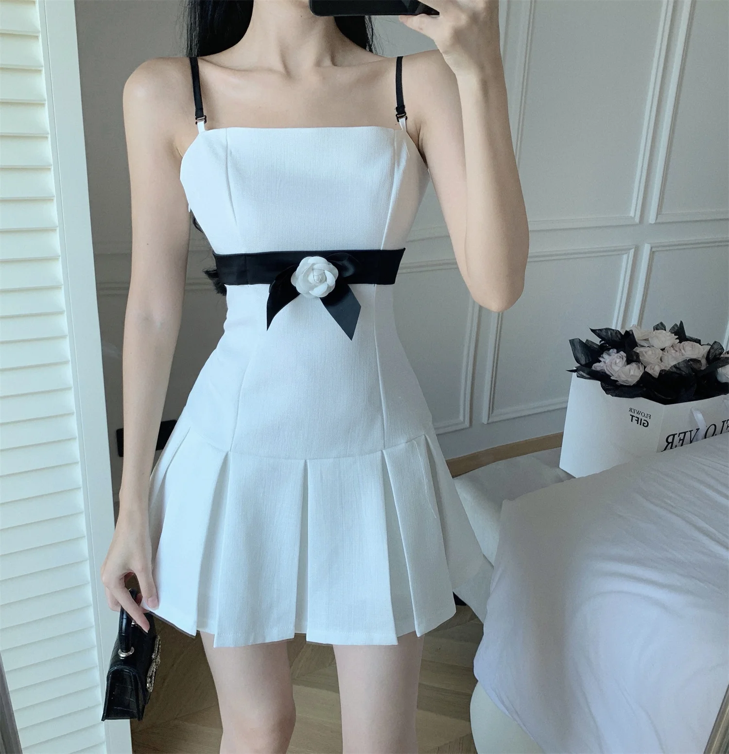 

Women Sunmer New Exquisite Small Fragrant Wind Contrast Color Hundred Pleats Mini Party Hanging Strap 3D Flower Slimming Dress