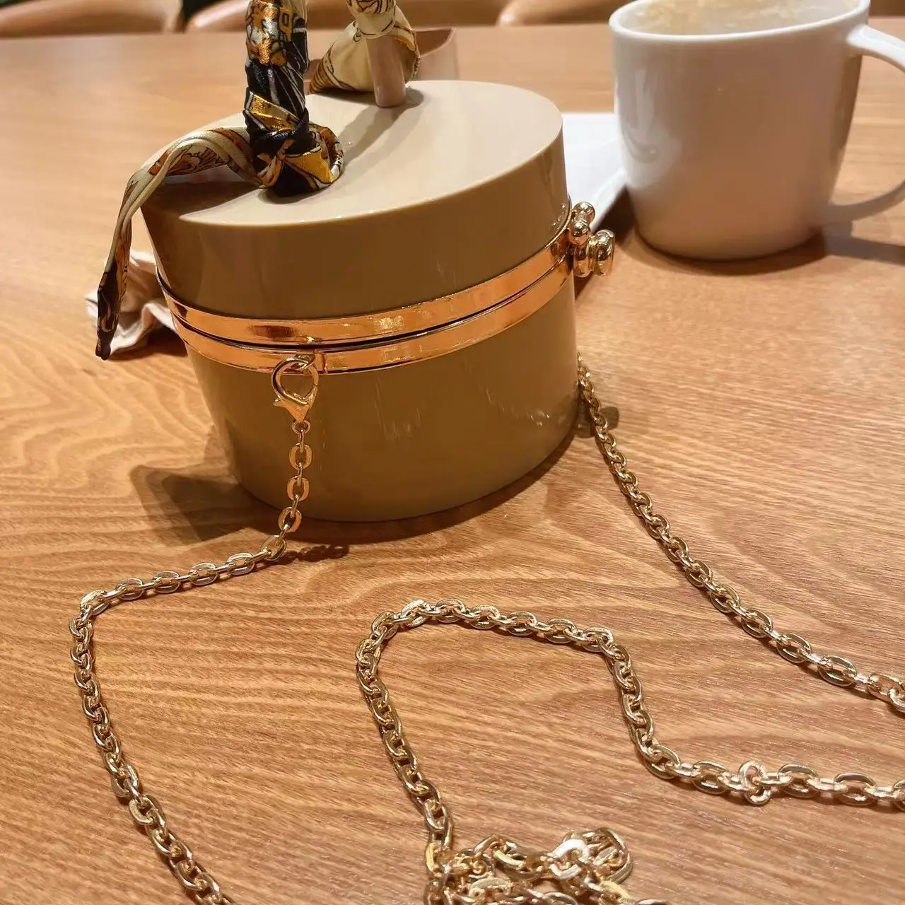 2023 New Women Bags Fashion Candy Color Acrylic Handbags Box Round Bucket Clutch Purse Chain Shoulder Bags Box Totes with Scarf