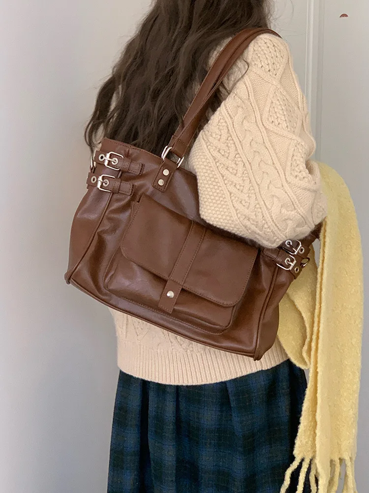 Rivet Women's Totes Large Capacity High Quality PU Leather Ladies Shoulder Messenger Bags Femme Commuting Ladies Big Handbag