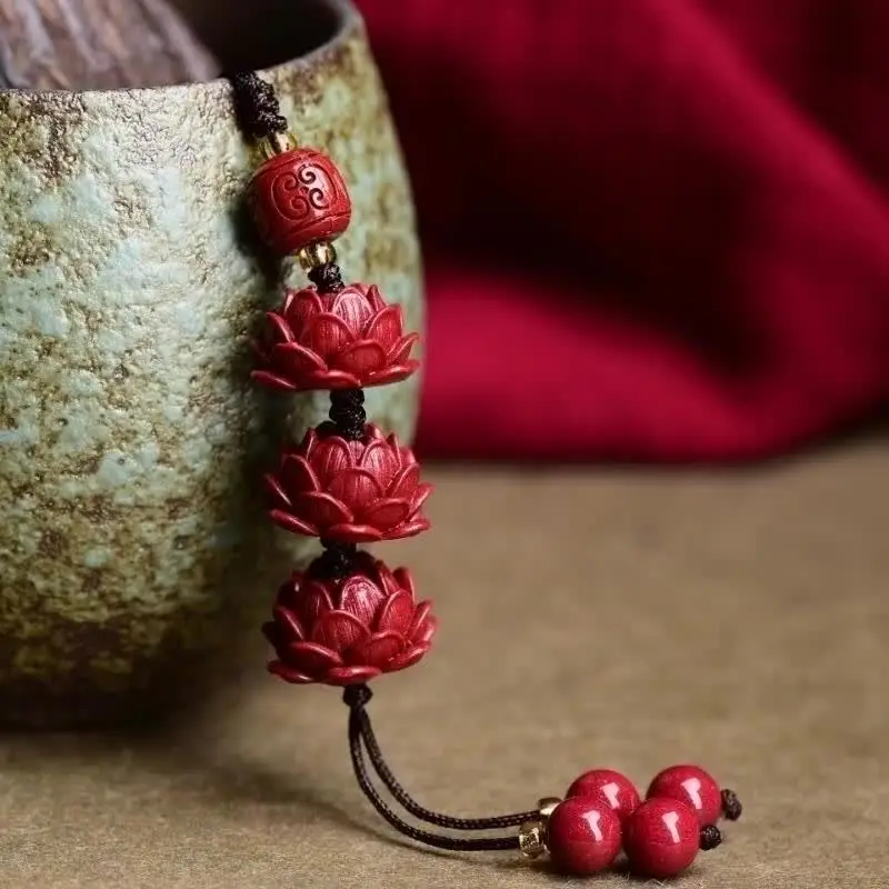 Porte-clés Cinabre Lotus - Sculpture Chinoise Naturelle, Amulette Rouge, Cadeau Symbolique Et Décoratif