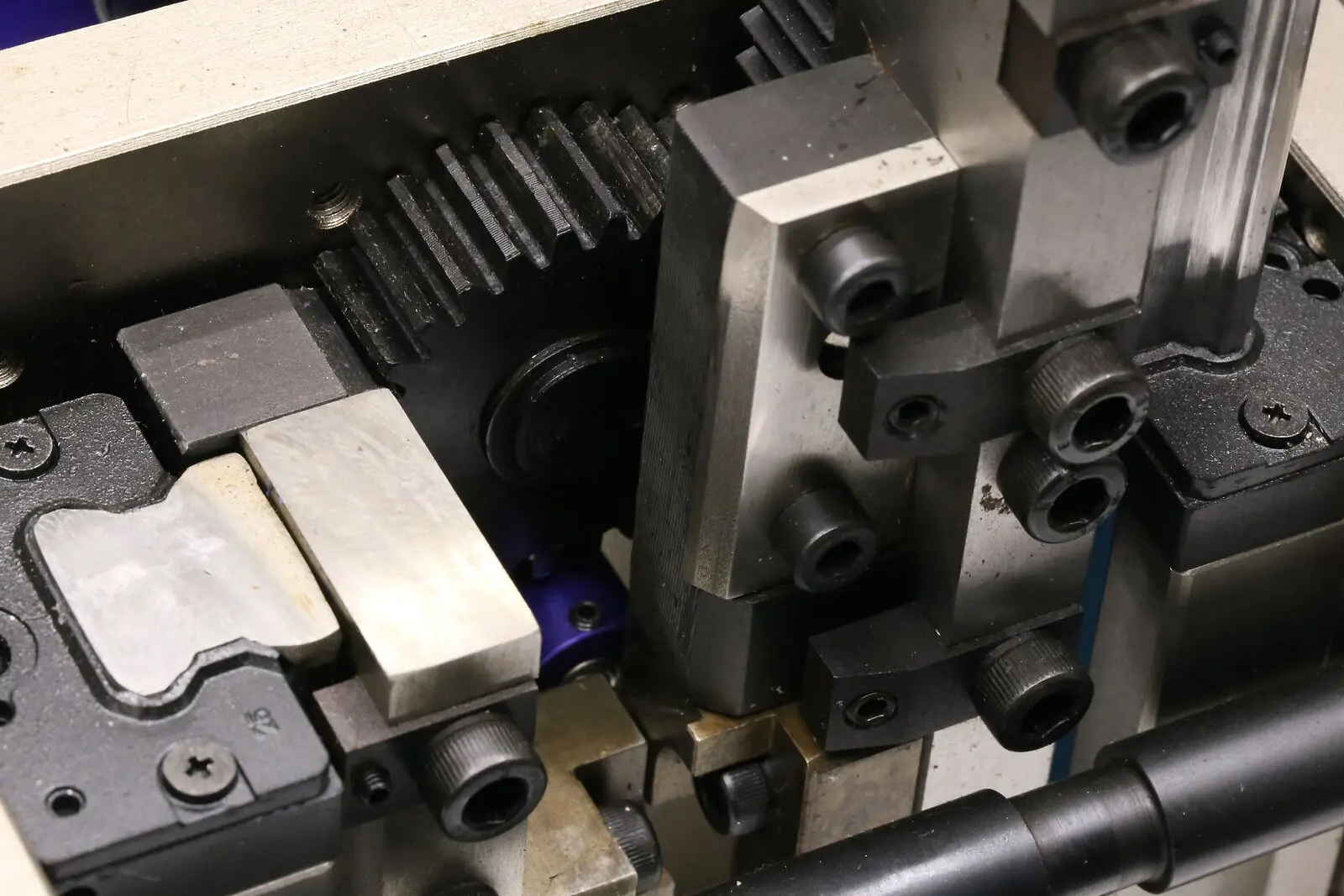 Рисунок 3 - Инструмент для прокатки резьбы