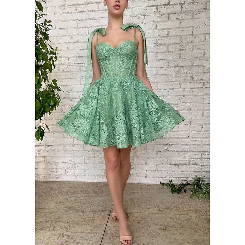 Elegant Green Short Homecoming Dresses 2024 Spaghetti Straps Lace Appliques Mini Cocktail Homecoming Dress Zipper Back